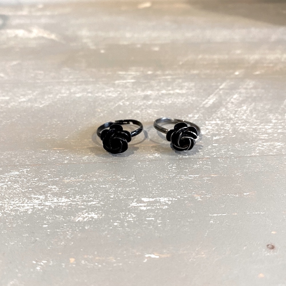 Silver Rose Metallic Black Rose Set of 2 Rings Size 7